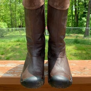 Keen Boots, insulated 150 grams. Leather in good condition.